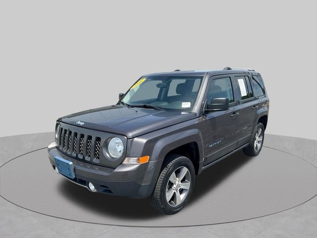 2016 Jeep Patriot Latitude in Granite Crystal Metallic Clearcoat — front three-quarter view