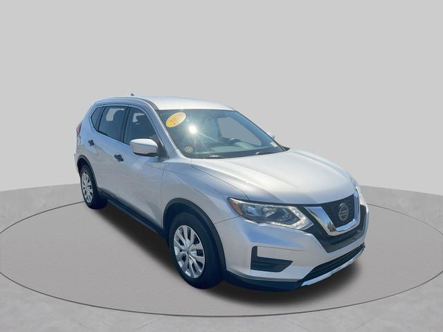 2018 Nissan Rogue — detail view